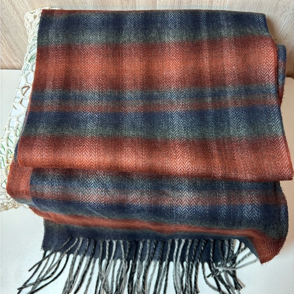 100% Cashmere Plaid Scarf Wrap Made In Scotland - Picture 2 of 3